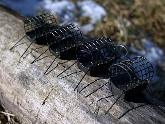 Krmítko s olovenou záťažou Delphin RiverSTIX